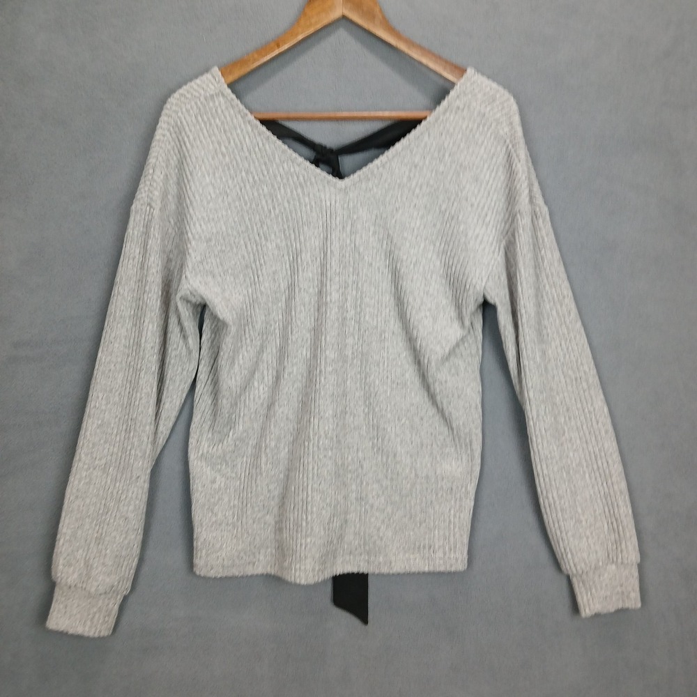 Womens Sweater Small Gray Tight Knit‎ V Neck Fitted Tie Clouser Winter Outdoor